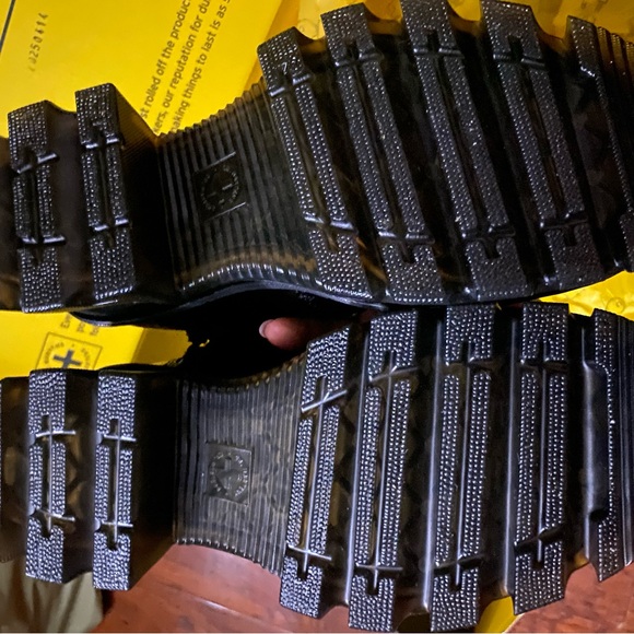 Stylish Black Lace-Up Boots - Picture 4 of 4